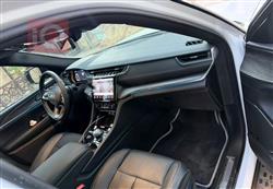 جیپ گراند شیرۆکی